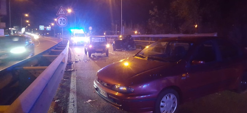 Tamponamento in tangenziale in serata, traffico rallentato